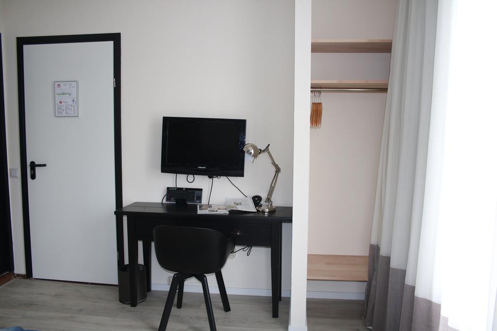 Tweepersoonskamer met 2 Aparte Bedden en Balkon